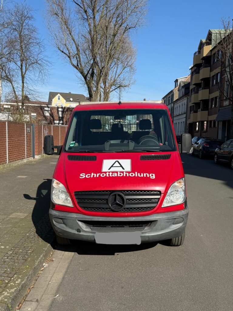 Schrottabholung Witten bietet Ihnen eine schnelle, zuverlässige und umweltfreundliche Lösung, um Altmetall, Elektroschrott oder Kfz-Teile fachgerecht zu entsorgen. Kontaktieren Sie uns noch heute unter 📞01522-422-4277, und wir kümmern uns um den Rest!